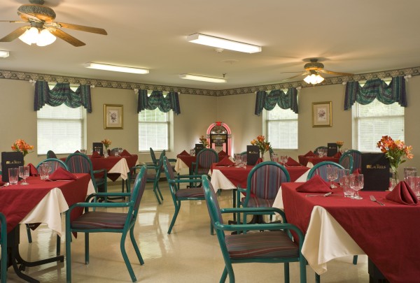 The Laurels of Hendersonville: Dining